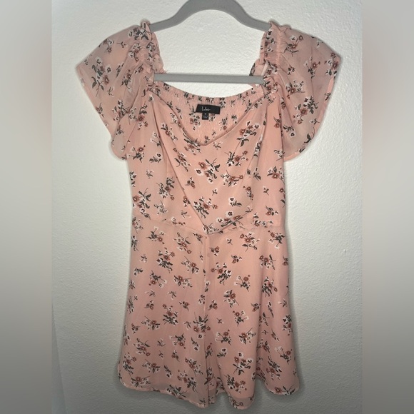 Lulus Tops - Lulu's Women’s Pink Floral Romper with Flutter Sleeves